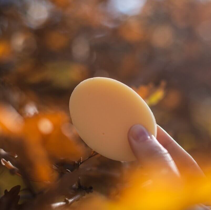 Body Butter mit Herbststimmung und Blättern