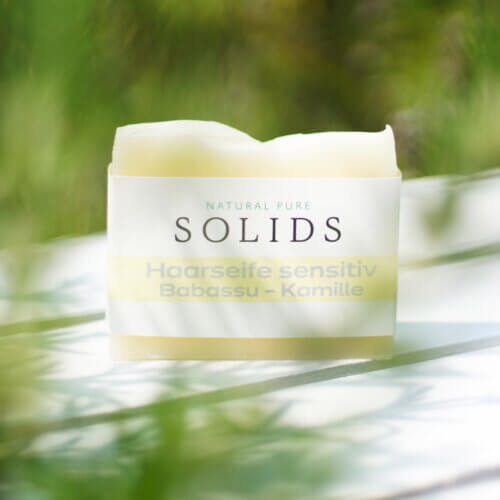 Haarseife sensitiv Babassu - Kamille, handgemachte Naturseife zum Haare waschen mit Babassuöl, Lavendel und Kamillenhydrolat für sensible Kopfhaut und feine Haare